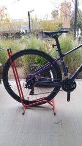 SOPORTE PIE ESTACIONADOR RUTA/MTB