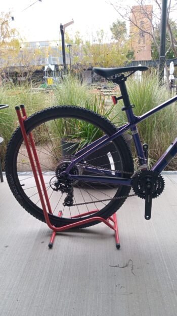 SOPORTE PIE ESTACIONADOR RUTA/MTB