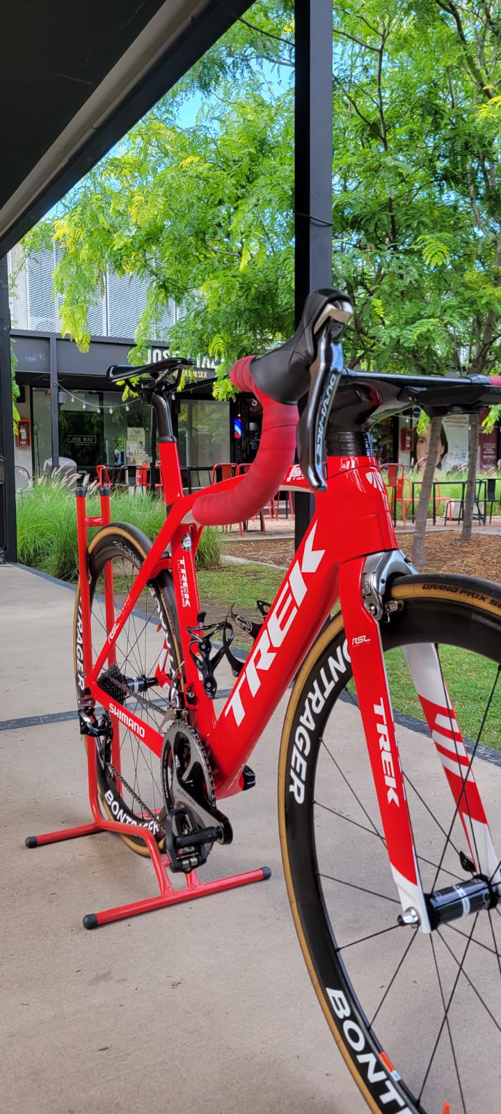 WhatsApp Image 2025-05-12 at 19.25.34 (1) TREK MADONE SLR 9 EDICION LIMITADA DURO ACE - Image 11