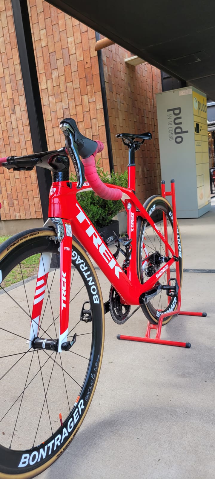 WhatsApp Image 2025-05-12 at 19.25.36 (1) TREK MADONE SLR 9 EDICION LIMITADA DURO ACE - Image 5