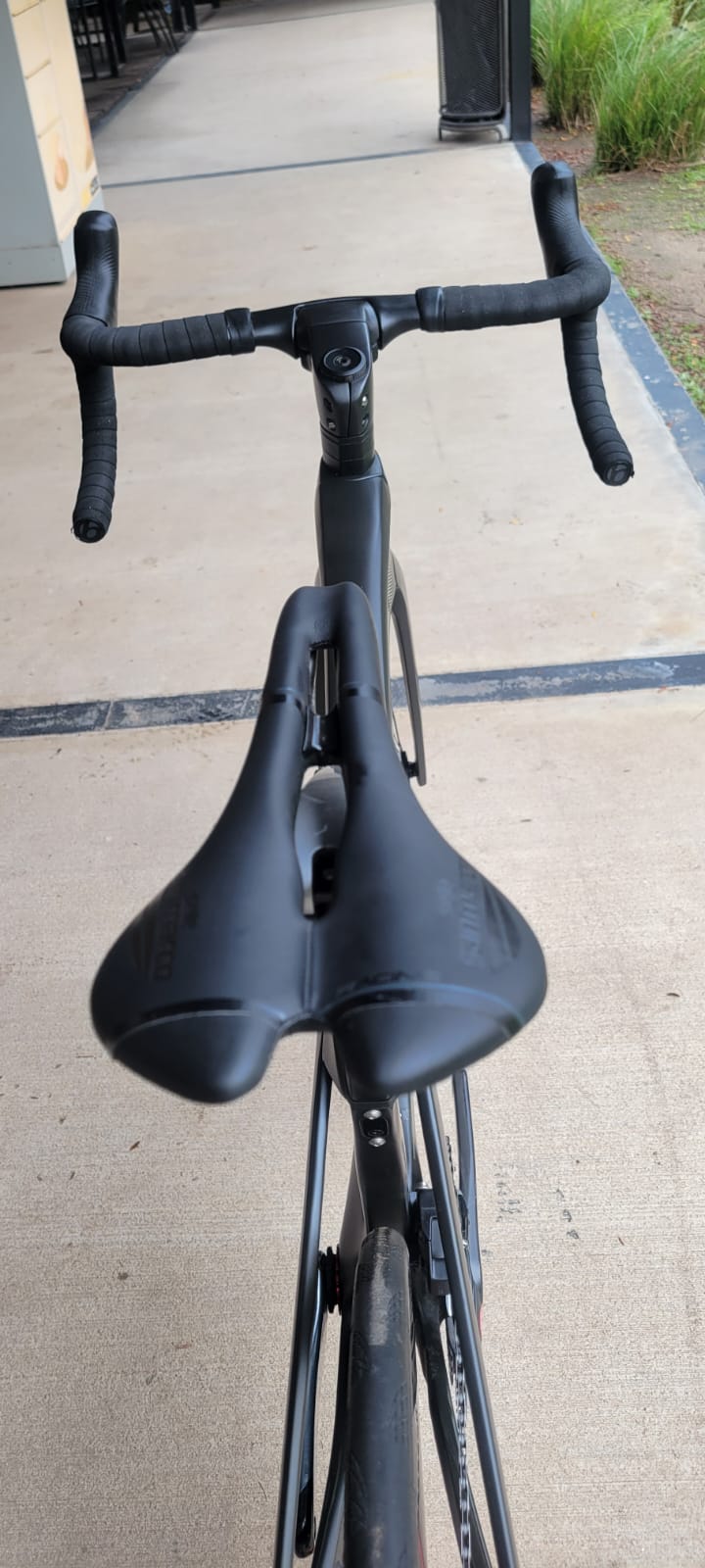 WhatsApp Image 2025-05-12 at 19.28.33 (1) MADONE SLR 9 GEN 6 SRAM RED 12 ELECTRONICO - Image 11