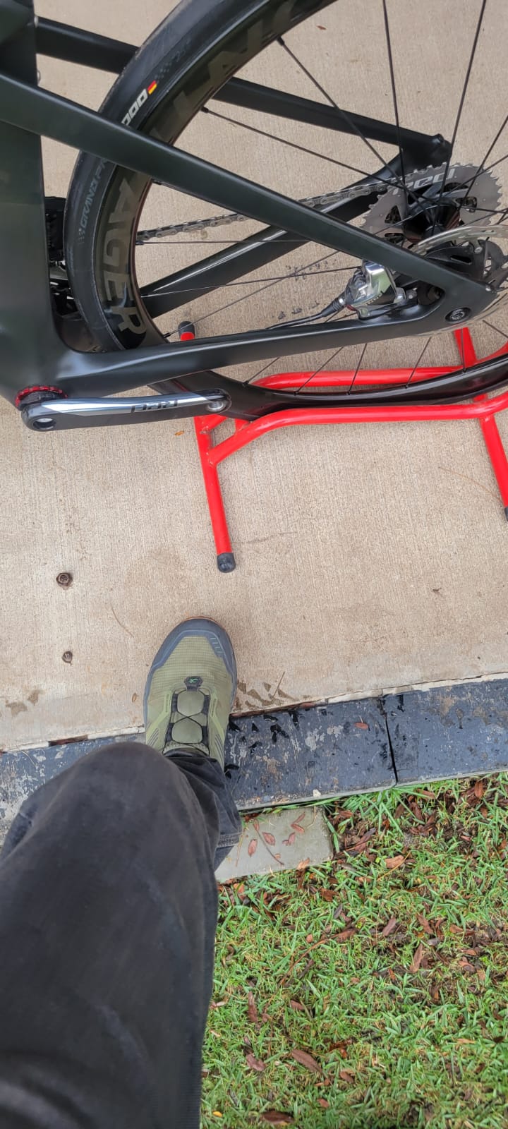 WhatsApp Image 2025-05-12 at 19.28.35 (2) MADONE SLR 9 GEN 6 SRAM RED 12 ELECTRONICO - Image 2