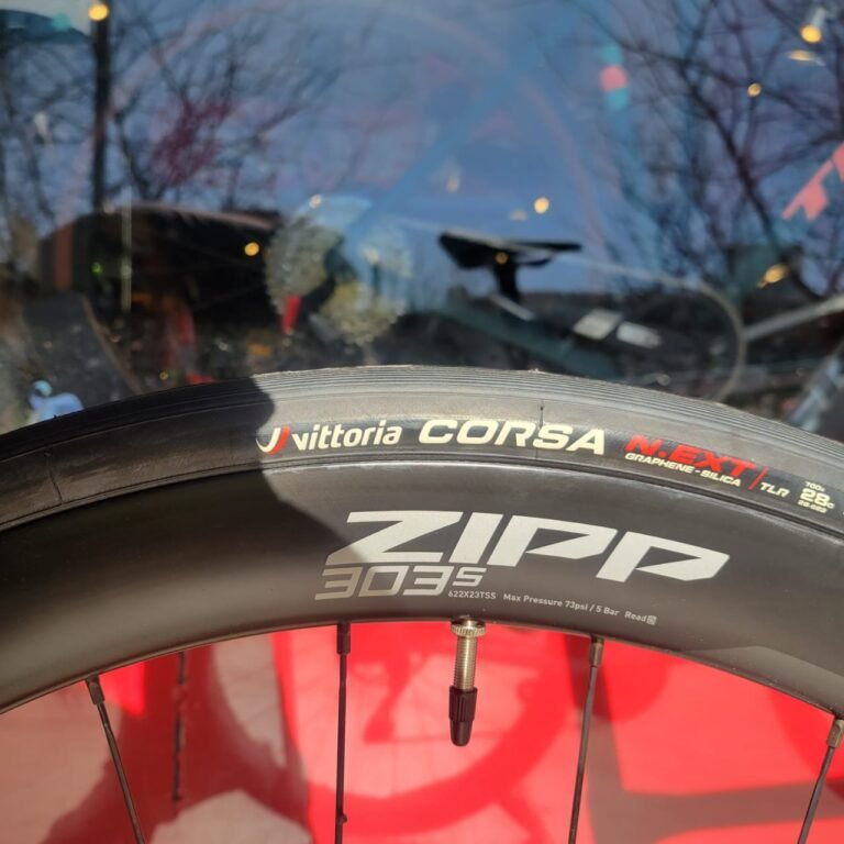 Bicicleta ruta 3T Strada shimano 105 di2 - Image 16