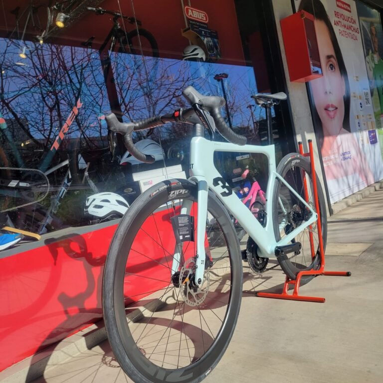 Bicicleta ruta 3T Strada shimano 105 di2 - Image 9