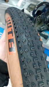 CUBIERTA WTB OEM RANGER 2.25 X 29 TCS LIGHT/FAST ROLLING 60TPI DNA (TAN) - Image 2