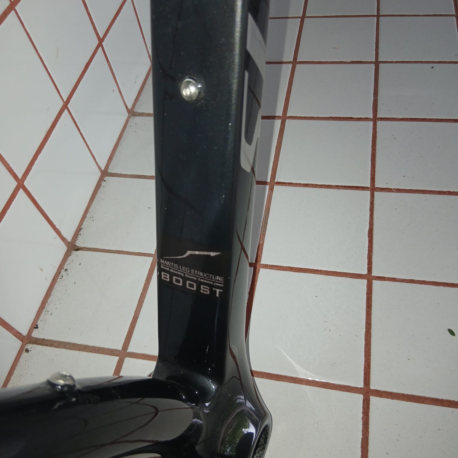 WhatsApp Image 2025-10-27 at 11.44.24 (1) CUADRO SUNPEED ROCK  CARBONO EJE BOOST 29 - Image 6