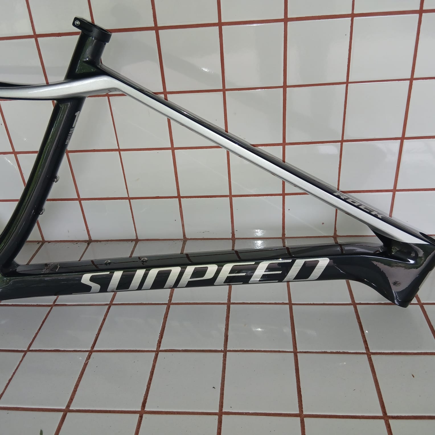 WhatsApp Image 2025-10-27 at 11.44.25 CUADRO SUNPEED ROCK  CARBONO EJE BOOST 29 - Image 4