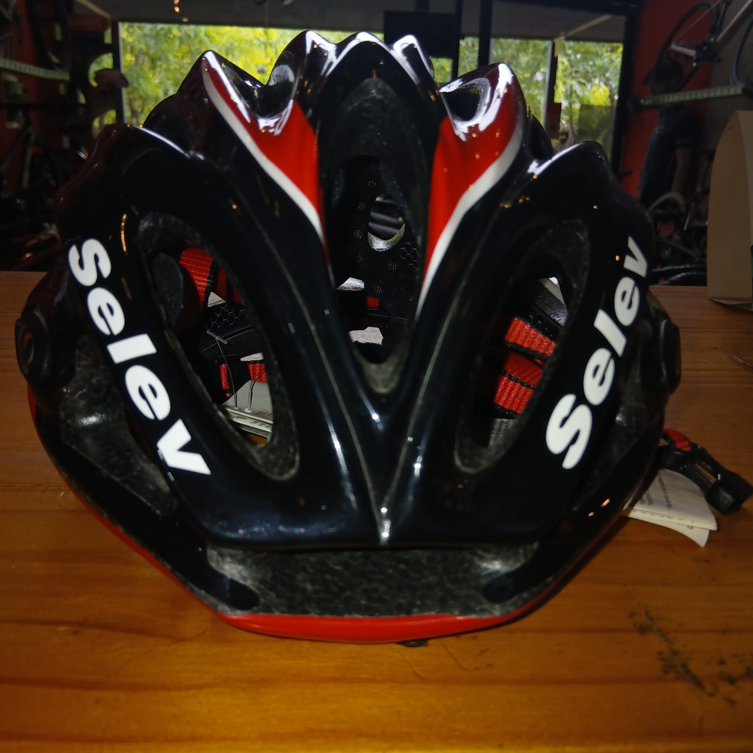 WhatsApp Image 2025-10-29 at 11.47.21 (2) CASCO SELEV MATRIX TALLE M OPORTUNIDAD OFERTA - Image 1